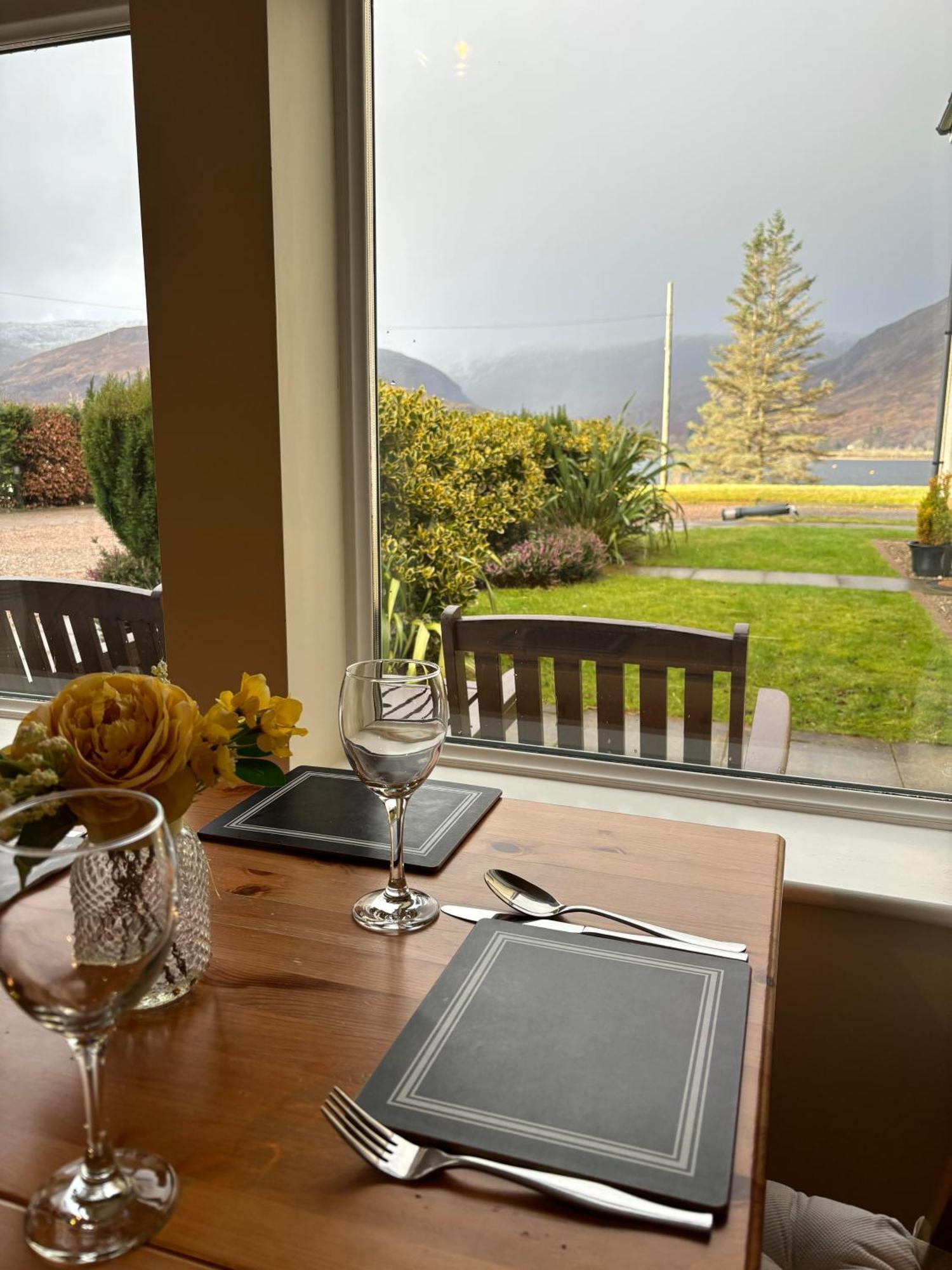 Conaglen, 2 Bedroom Lochside Flat Fort William Buitenkant foto