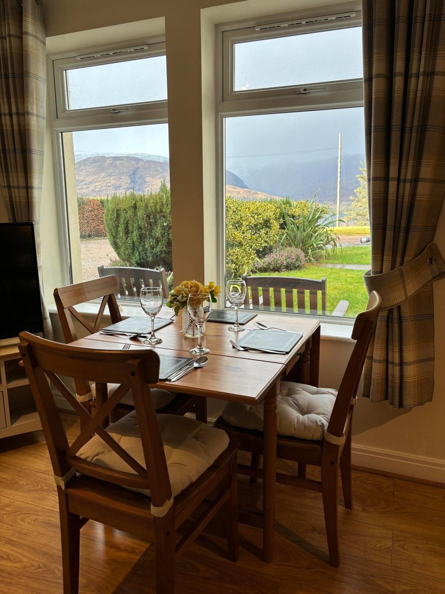 Conaglen, 2 Bedroom Lochside Flat Fort William Buitenkant foto